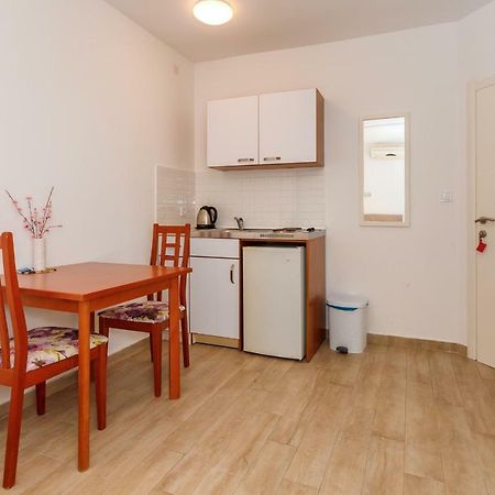 Gregovic Family Apartments Petrovac Екстериор снимка