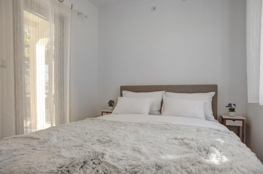 Gregovic Family Apartments Petrovac Екстериор снимка