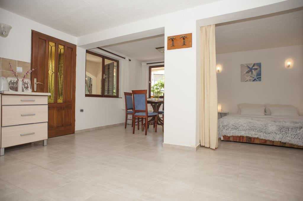 Gregovic Family Apartments Petrovac Екстериор снимка