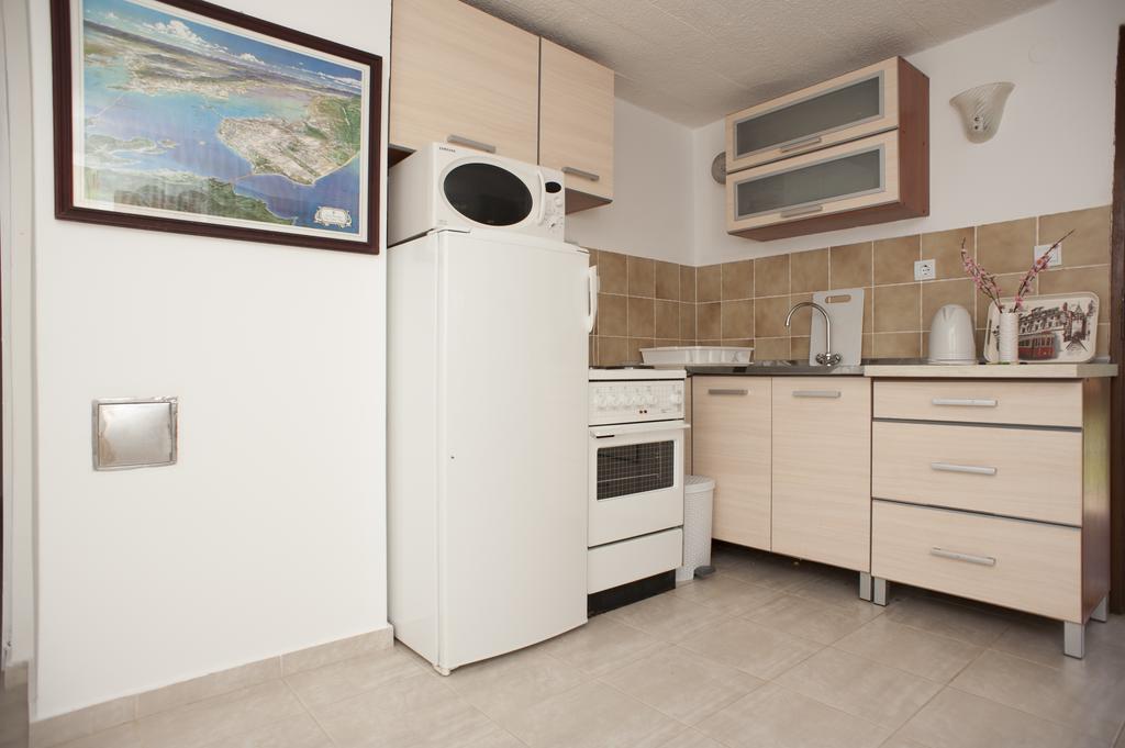 Gregovic Family Apartments Petrovac Екстериор снимка