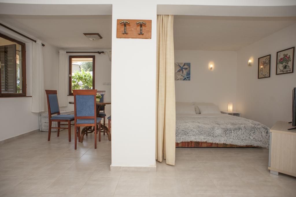 Gregovic Family Apartments Petrovac Екстериор снимка